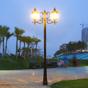 Lámpara de Jardín Exterior, Poste de Latón con LED Blanco Cálido, Pantalla de Vidrio, IP66, Sensor de Movimiento, Energía Solar, CA 220V, Garantía de 10 Años - Product Image 3
