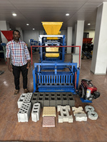 Machine Mobile de Fabrication de Parpaings Creux à Moteur Diesel KM4-45 à Faible Coût, Machine Manuelle à Briques