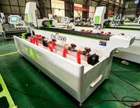 Machine de fraisage et de perçage CNC à 4 axes, équipement métallique, machine de fabrication de profilés en aluminium CNC pour fenêtres et portes en aluminium