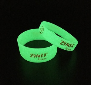 Pulsera de goma de tinta brillante con logotipo personalizado barato pulsera de silicona luminosa de baloncesto deportivo para eventos - Product Image 6