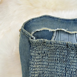 Conjunto de 2 Piezas de Moda para Mujer: Camiseta Interior de Mezclilla con Remaches Retro y Pantalones de Cintura Alta - Product Image 6