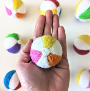 100% प्राकृतिक ऊन बिल्ली खिलौना समुद्र तट गेंदों 4 सेमी संवेदी बिन ढीले भागों/सुई फेटेड बेची गार्लैंड पोम - Product Image 3