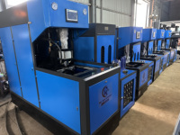 Nueva Máquina Sopladora de Botellas de PET Semiautomática Controlada por PLC RC-8Y1 de Fabricante Profesional, Precio Competitivo, Buena Calidad