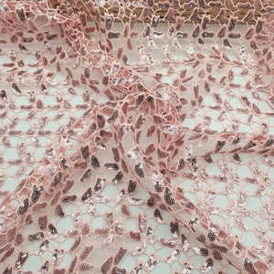 Encaje de lentejuelas de guipur rosa con diseño de bordado de hojas Encaje químico con lentejuelas - Product Image 1