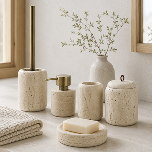 Ensemble d'accessoires de salle de bain en travertin blanc d'inspiration méditerranéenne, accessoires en pierre arrondie, décoration de salle de bain organique - Product Image 6