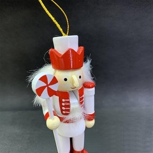 Nouvelle Collection 2026 : Lot de 5 Casse-Noisettes en Bois Rouge et Blanc Classiques – Décoration de Fête de Noël - Product Image 2