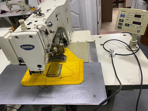 Máquina de coser con patrón de cinturón de seguridad extra pesado <span class=keywords><strong>Brother</strong></span> BAS326 de segunda mano 326 MÁQUINA DE PATRÓN ELECTRÓNICO programable de accionamiento directo - Product Image 3