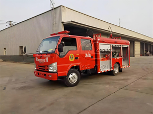 Camión de Bomberos de Doble Cabina Isuzu 4x2 con Capacidad de 500 Galones, 5 Asientos, Vehículo para Tripulación de Bomberos para Brigada Contra Incendios - Product Image 3