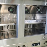 Gewerblicher 3-Türiger Salatvorbereitungs-Kühltresen aus Edelstahl mit Gebogener Glasscheibe für Restaurants und Buffets, 478L Automatisch