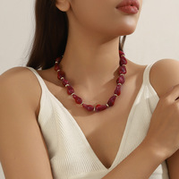 Collier en plastique en forme de cœur, style baroque irrégulier, perles vintage, chaîne élégante pour clavicule, sensation de luxe léger et haut de gamme