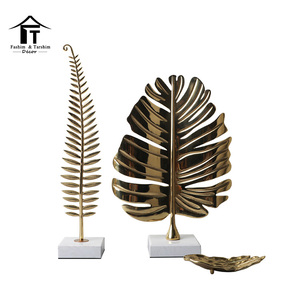 Contemporain en métal d'art décoratif en laiton plaqué feuille forme sculpture - Product Image 6