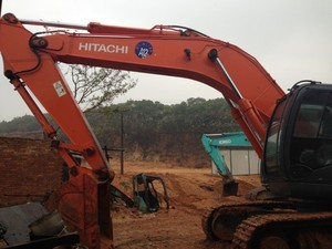 รถขุดตีนตะขาบฮิตาชิ ZX350 มือสอง ความจุบุ้งกี๋ 1.2 เมตร น้ำหนักเครื่อง 30000 กิโลกรัม อุปกรณ์เคลื่อนย้ายดินสำหรับขาย - Product Image 4