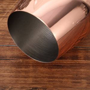 Lusso moderno stile Vintage in metallo flauto calice fatto a mano Design classico di cristallo bicchiere di vino tazza Logo personalizzato per uso Hotel per - Product Image 2