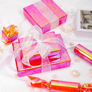 Rollo de Papel de Regalo Holográfico Yarcony de 17 Pulgadas x 33 Pies, Papel de Embalaje Metálico Iridiscente Rojo - Product Image 2