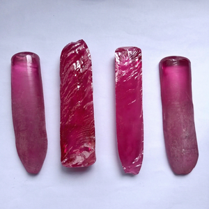 Piedra de Rubí Sintética en Bruto Hecha en China, Piedras Preciosas de Corindón en Bruto para la Fabricación de Joyas - Product Image 1