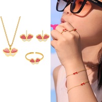 Ensemble de bijoux nœud en émail blanc rouge Collier en acier inoxydable Bracelet Boucles d'oreilles Suite pour filles Collection de cadeaux Saint Valentin