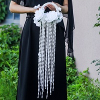 Bouquet de mariée européen fait main avec poignée en perles et pompon décoratif, en plastique, lavable et imperméable pour mariage