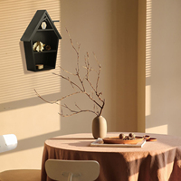 Étagère murale flottante en bois personnalisée pour magasin, étagère murale flottante en bois en forme de maison noire