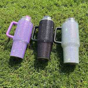 Vaso de acero inoxidable de 40 oz con diamantes de imitación brillantes, tumbler multicolor sólido con asa y pajita - Product Image 5