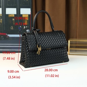 Sac fourre-tout carré petit format en polyester tissé à la main pour femme, avec rabat, design élégant et décontracté, idéal pour le quotidien - Product Image 4