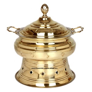 Chauffe-plat traditionnel en laiton, en promotion, avec bac à nourriture, bac à eau et supports à combustible pour fêtes, banquets, traiteurs et événements - Product Image 1