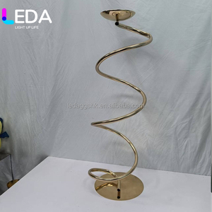 Support à fleurs en métal doré en spirale de 100 cm de haut LEDA, centre de table pour décoration de mariage - Product Image 3
