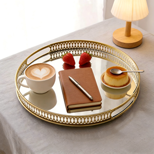 Vassoio Moderno con Cornice in Metallo Dorato e Specchio sul Fondo per Soggiorno, Hotel, Appartamento e Uso Domestico - Product Image 1