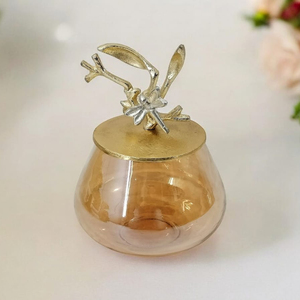 Compre un frasco de vidrio de lujo con tapa metálica, un frasco decorativo para dulces con asa artística para decoración del hogar y regalos. - Product Image 1