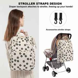 Sac à langer élégant en velours côtelé avec sangles pour poussette et poches isothermes pour les parents nomades - Product Image 2