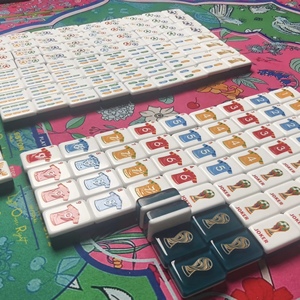 Goldenloong Nouveau Mahjong américain de luxe sur mesure, 160 tuiles en acrylique gravées, thème <span class=keywords><strong>Coupe</strong></span> <span class=keywords><strong>du</strong></span> <span class=keywords><strong>Monde</strong></span> de Football 2026, coloré - Product Image 4
