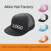 Venta al por mayor de fábrica, gorra plana de Hip Hop americano, gorra de red deportiva de verano con logotipo bordado, lengua plana y borde en tela de malla