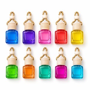 Großhandel Bunte Würfel Leere Glas-Autoduftflasche mit Holzdeckel und Hanfseil in Blau, Pink, Grün, Gelb – Großpackung - Product Image 1
