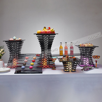 Support à dessert multi-niveaux en acier inoxydable effet écaille de poisson avec base antidérapante et nettoyage facile pour hôtels, restaurants et événements