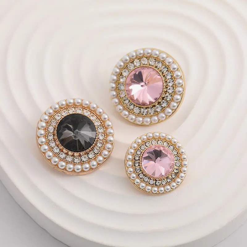 Botones redondos de Metal con tachuelas de perlas y diamantes de alta calidad, para abrigo, venta de fábrica