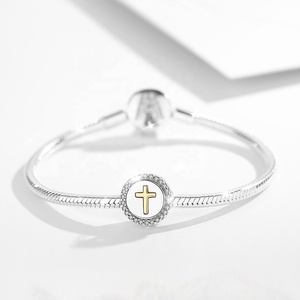 DIY oblato redondo chapado en oro Cruz relieve diseño S925 <span class=keywords><strong>de</strong></span> plata esterlina separador <span class=keywords><strong>de</strong></span> Metal <span class=keywords><strong>abalorios</strong></span> para <span class=keywords><strong>pulseras</strong></span> - Product Image 6