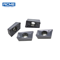 Plaquettes de fraisage en carbure de tungstène pour une finition de surface excellente APKT160408-PM, outils CNC avec revêtement NANO PVD, adaptées à l'acier