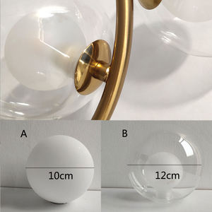 Lustre LED en <span class=keywords><strong>verre</strong></span> blanc en forme de <span class=keywords><strong>globe</strong></span>, luminaire suspendu rond doré et noir pour intérieur - Product Image 6