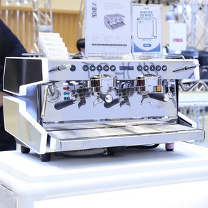 Machine à expresso Cime Co-03Neo 2800W en acier inoxydable semi-automatique à usage commercial - Product Image 1