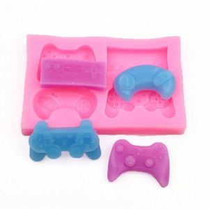 Moule en silicone en forme de manette de jeu vidéo pour cupcakes, résine, argile, pâte à sucre OEM/ODM - Product Image 1