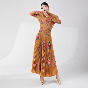 Women's Casual Spring Floral Printed Long Sleeve T-shirt & Pleated Skirt 2-Piece Set One Set 100% Polyester Breathable - Product Image 4