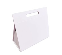 Maßgefertigte Faltbare Koffer-Kleidungs- und Schuhverpackung Rosa Papier Magnetische Geschenkbox mit Gestanztem Griff