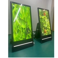 Pantalla Digital LCD para Exteriores de 32, 43 y 55 Pulgadas, con Soporte de Pie, IP65 Impermeable, 1500nit de Alto Brillo, Portátil con Batería y Ruedas