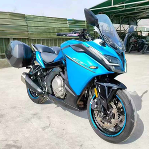 Moto GT400. Moteur bicylindre de 400 cm³, équipé de l'ABS. Motocyclette à essence en bon état, bien entretenue - Product Image 1