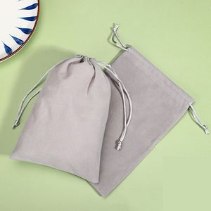 Bolsas de Terciopelo Suave con Cordón y Logotipo Impreso Personalizado, Bolsitas Pequeñas para Empaque de Regalos y Joyería - Product Image 2