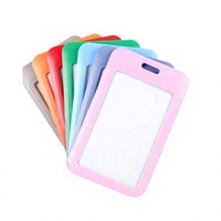 Porte-badge vertical ABS noir avec étui coulissant de protection pour cordon
