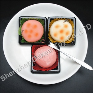 Giocattolo Morbido Profumato a Forma di Mochi, Elastico e Spremibile, con Licenza Ufficiale - Product Image 5