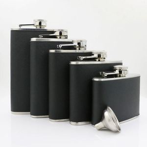 Flacon à whisky en acier inoxydable 304 enveloppé de cuir PU noir de 2 à 8 onces avec bec verseur, idéal pour un coffret cadeau - Product Image 1