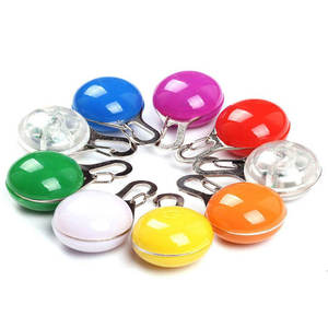 Lumière de sécurité LED à clipser pour animaux de compagnie, collier lumineux coloré pour <span class=keywords><strong>chien</strong></span>, pendentif pour laisse, pour une meilleure visibilité nocturne - Product Image 4