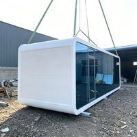 Kit de maisonnette Apple Cabin personnalisée avec châssis galvanisé, revêtement imperméable et intérieur complet pour logement des travailleurs
