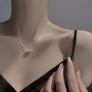 สร้อยคอเงินแท้ S925 ดีไซน์มินิมอล ประดับด้วยหินอาเกตสีดำขาว รูปทรงเรขาคณิตวงรี พร้อมสร้อยคอแบบ Chalcedony แฟชั่นอินเทรนด์ - Product Image 2